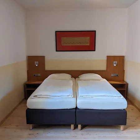 & Restaurant Bruehler Hof Otel