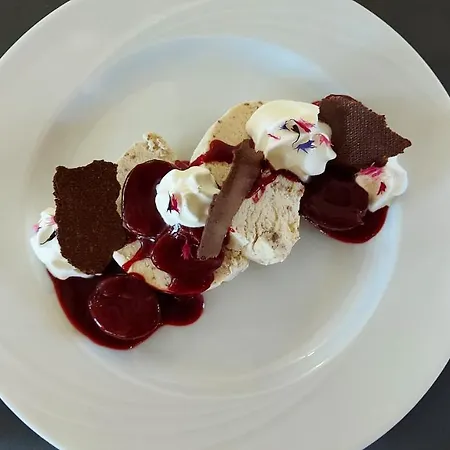 & Restaurant Bruehler Hof Hotell Wintrich