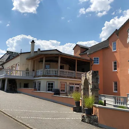 Otel & Restaurant Bruehler Hof *