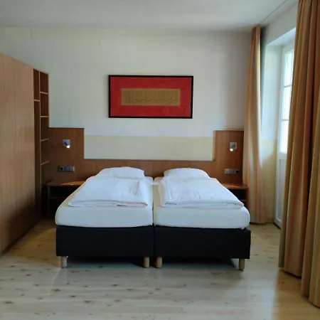 & Restaurant Bruehler Hof * Wintrich