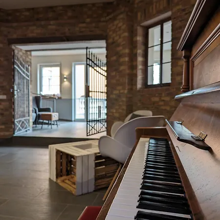 & Restaurant Bruehler Hof Hotel