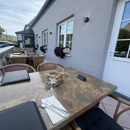 & Restaurant Bruehler Hof Hotel