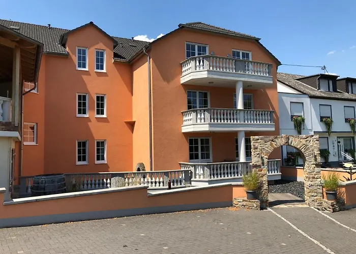 & Restaurant Bruehler Hof Wintrich